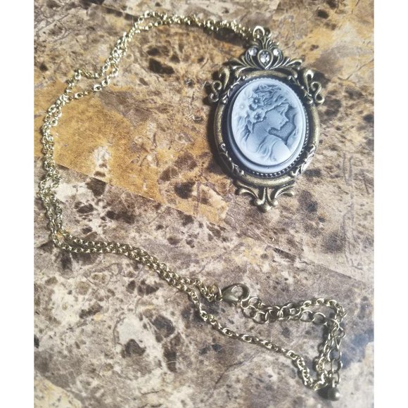 Vintage Style Necklace Bronze Tone Crystals - Picture 2 of 4